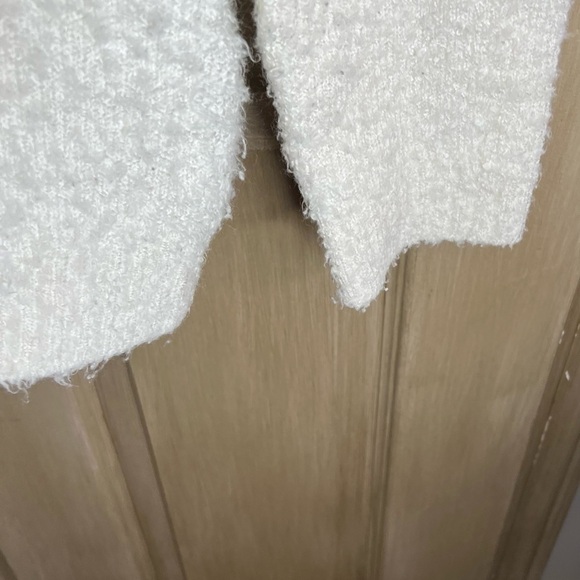 Lands' End White Fuzzy Sweater Size M - Picture 6 of 6